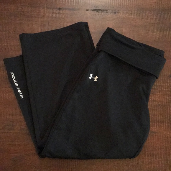EUC~ Under Armour All Season Capri Pants - Picture 4 of 7